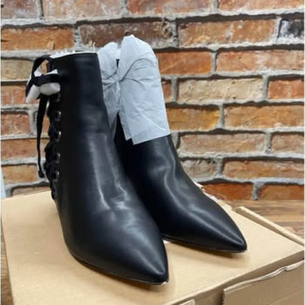 Comfortview black kitten heel booties 8.5w